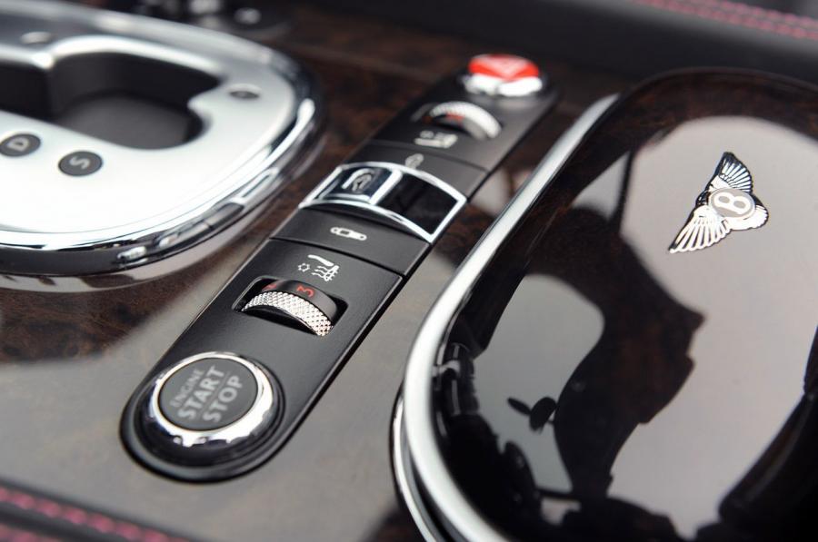  Bentley Continental GTC 2012 года  (фото 79 из 141)